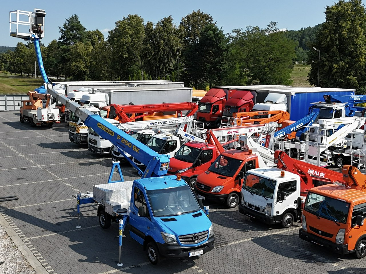 Mercedes Sprinter - Vrachtwagen hoogwerker: afbeelding 2 Mercedes Sprinter - Vrachtwagen hoogwerker: afbeelding 2