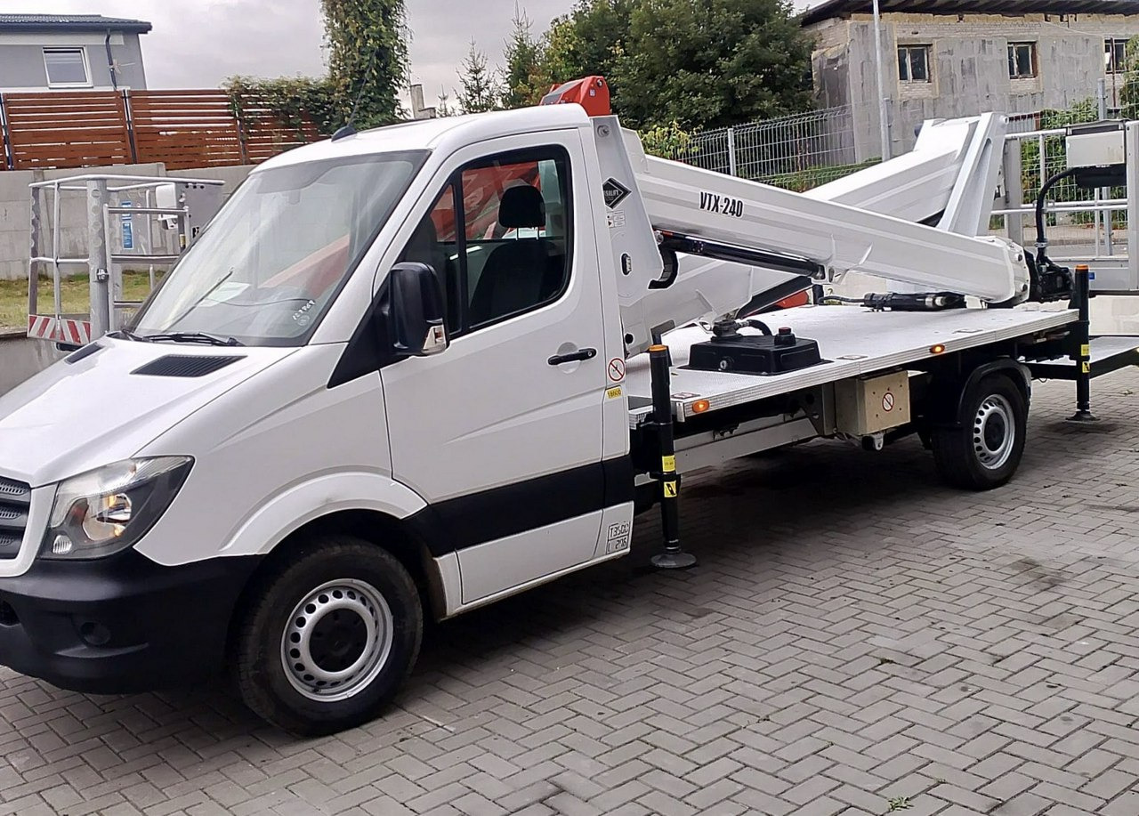 Mercedes Sprinter Zwyżka Podnośnik Koszowy VERSALIFT VTX-240 UDT - Vrachtwagen hoogwerker: afbeelding 1 Mercedes Sprinter Zwyżka Podnośnik Koszowy VERSALIFT VTX-240 UDT - Vrachtwagen hoogwerker: afbeelding 1