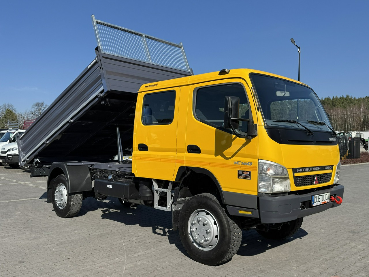 Mitsubishi Canter Fuso 4x4 17C18D 4.9/180KM Wywrotka 3-stronna - Kipper vrachtwagen: afbeelding 2 Mitsubishi Canter Fuso 4x4 17C18D 4.9/180KM Wywrotka 3-stronna - Kipper vrachtwagen: afbeelding 2