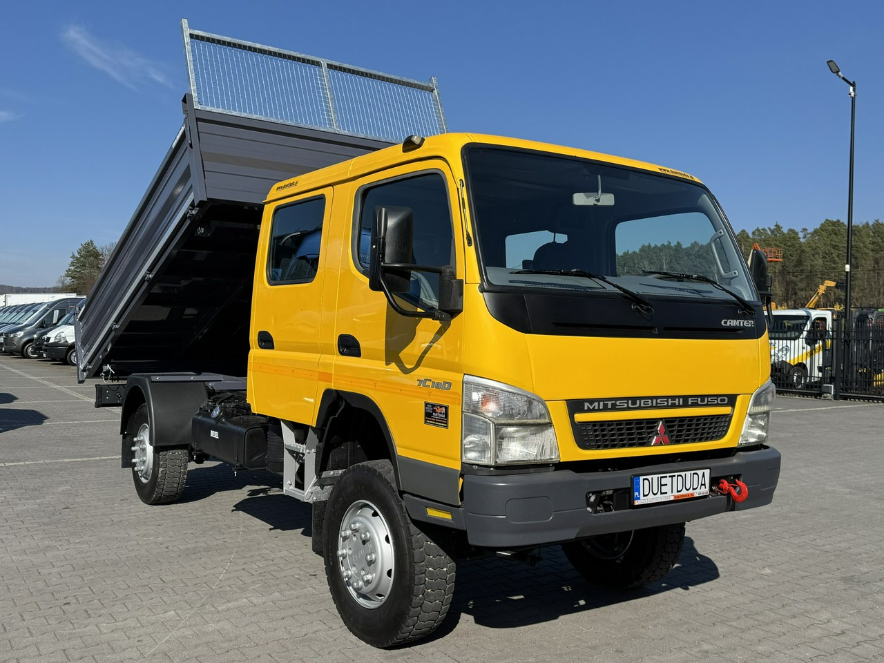 Mitsubishi Canter Fuso 4x4 17C18D 4.9/180KM Wywrotka 3-stronna - Kipper vrachtwagen: afbeelding 4 Mitsubishi Canter Fuso 4x4 17C18D 4.9/180KM Wywrotka 3-stronna - Kipper vrachtwagen: afbeelding 4