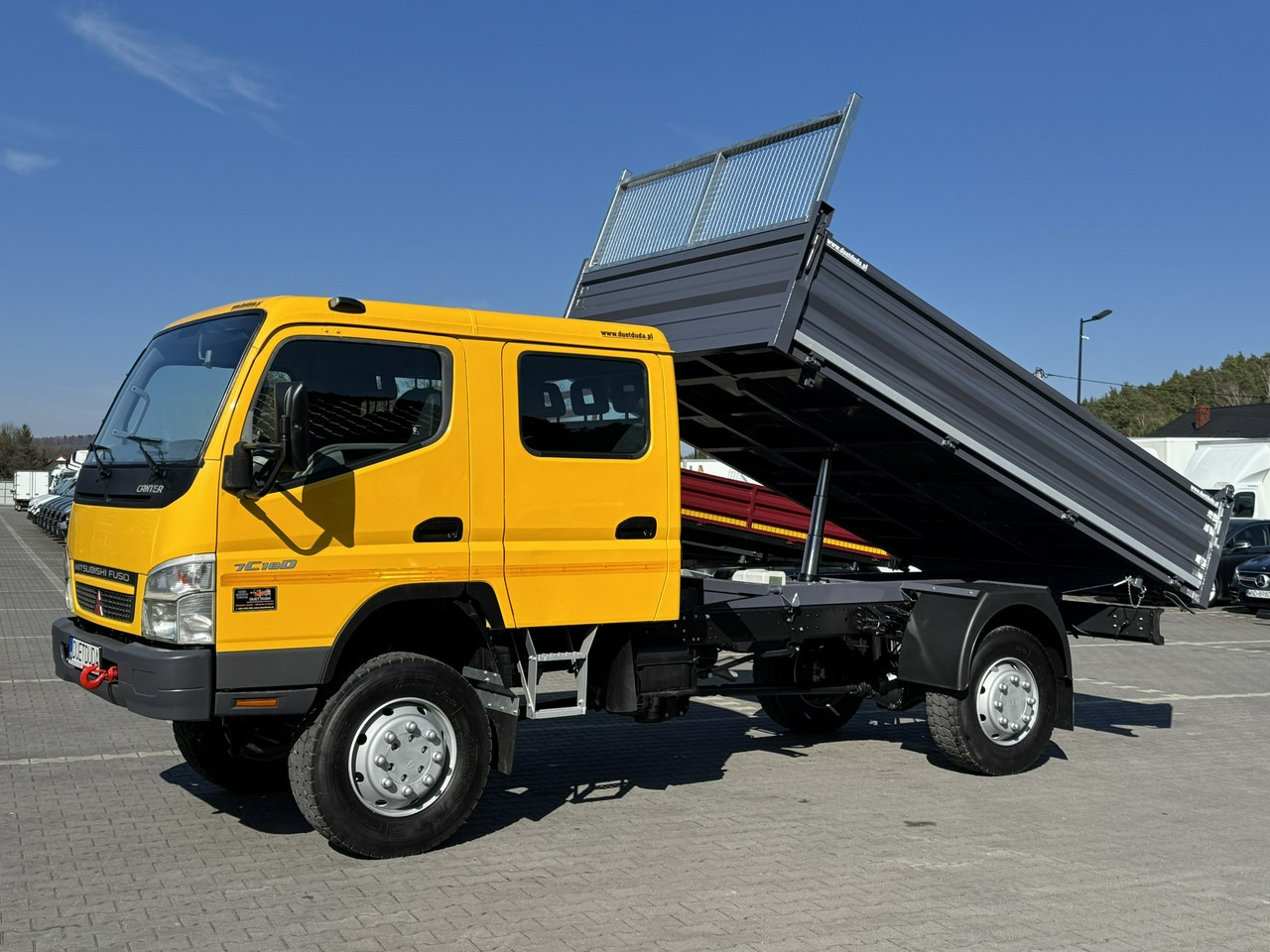 Mitsubishi Canter Fuso 4x4 17C18D 4.9/180KM Wywrotka 3-stronna - Kipper vrachtwagen: afbeelding 5 Mitsubishi Canter Fuso 4x4 17C18D 4.9/180KM Wywrotka 3-stronna - Kipper vrachtwagen: afbeelding 5