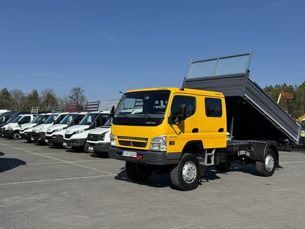 Mitsubishi Canter Fuso 4x4 17C18D 4.9/180KM Wywrotka 3-stronna - Kipper vrachtwagen: afbeelding 1 Mitsubishi Canter Fuso 4x4 17C18D 4.9/180KM Wywrotka 3-stronna - Kipper vrachtwagen: afbeelding 1