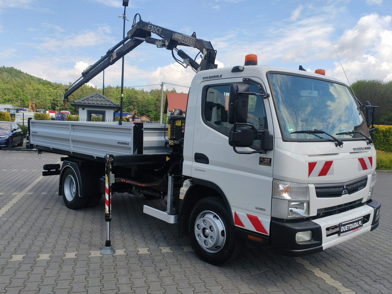 Mitsubishi Canter Fuso 9C18 3.0/180KM Automat, HDS FASSI F30 Wywrotka 3-str - Kipper vrachtwagen: afbeelding 4 Mitsubishi Canter Fuso 9C18 3.0/180KM Automat, HDS FASSI F30 Wywrotka 3-str - Kipper vrachtwagen: afbeelding 4