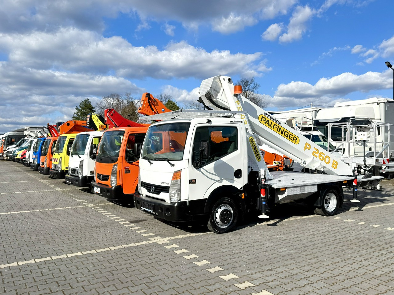 Nissan Cabstar - Vrachtwagen hoogwerker: afbeelding 1 Nissan Cabstar - Vrachtwagen hoogwerker: afbeelding 1