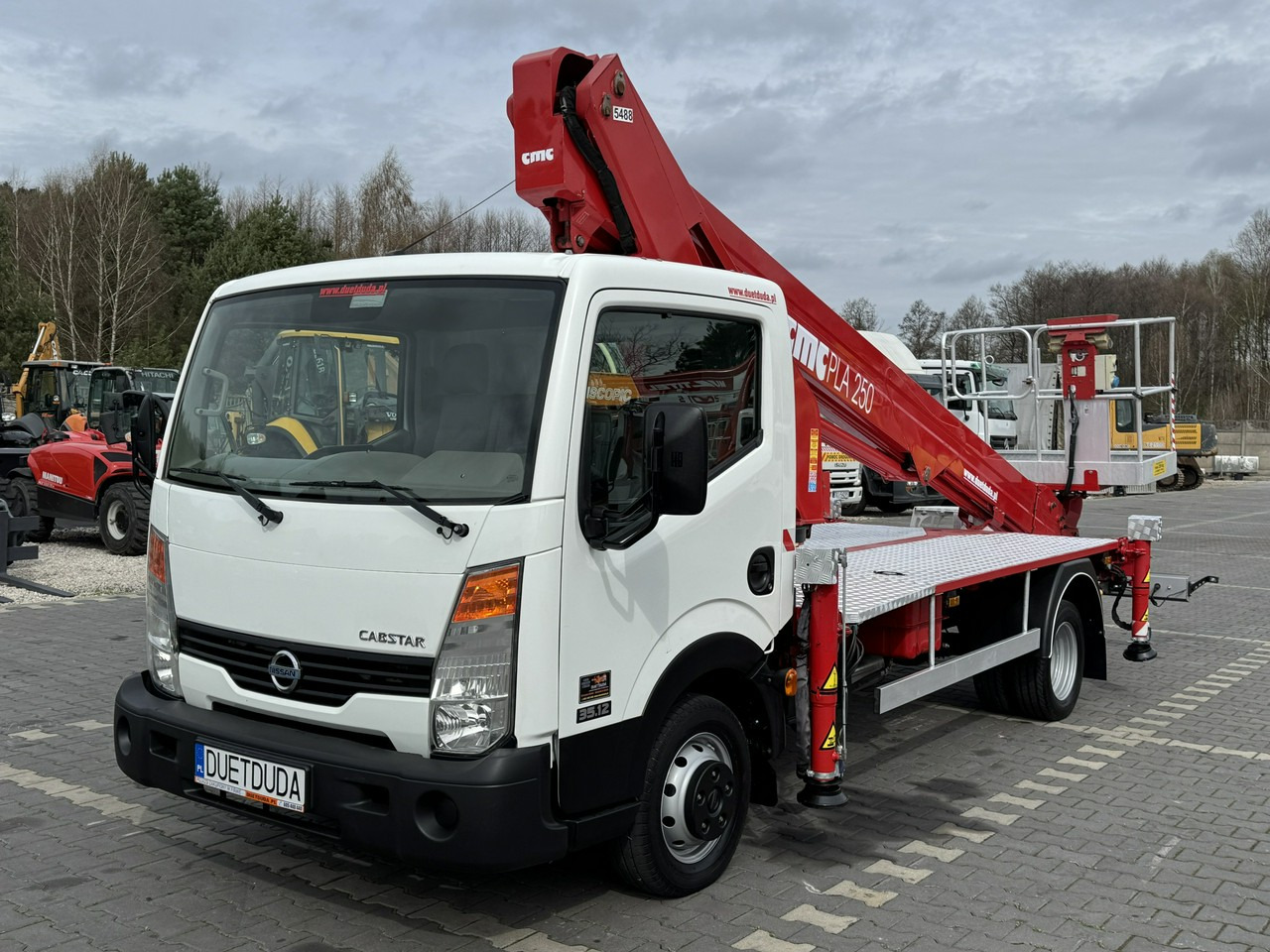 Nissan Cabstar - Vrachtwagen hoogwerker: afbeelding 4 Nissan Cabstar - Vrachtwagen hoogwerker: afbeelding 4