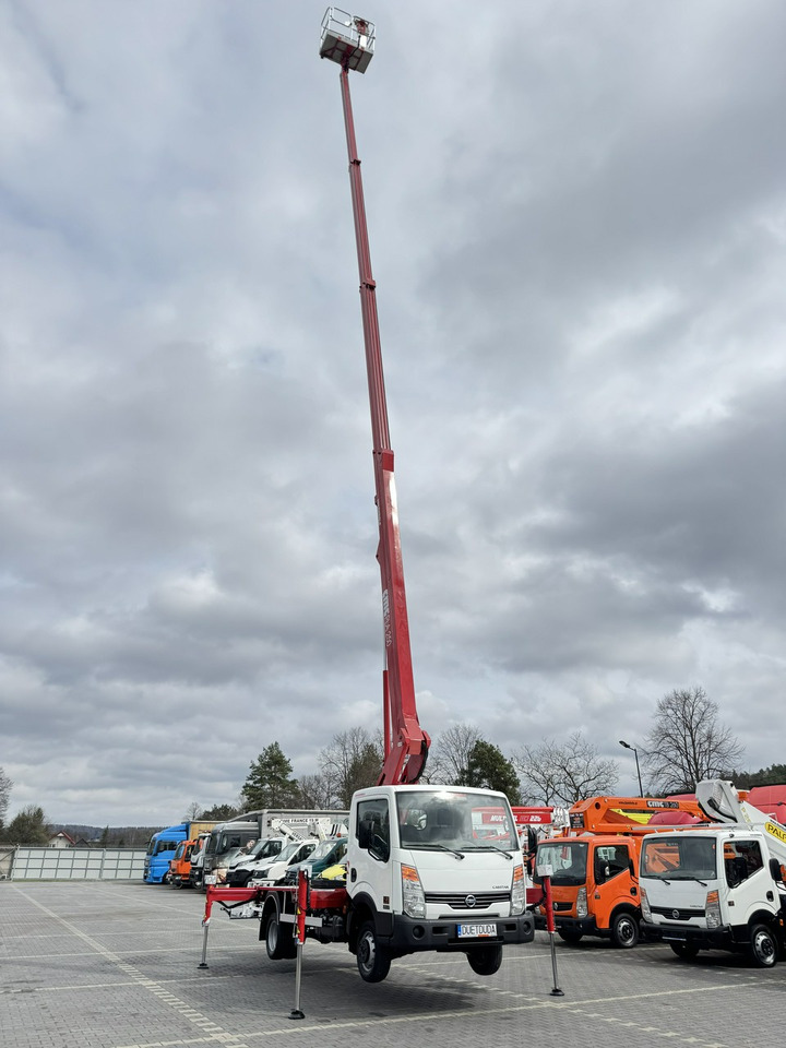 Nissan Cabstar - Vrachtwagen hoogwerker: afbeelding 2 Nissan Cabstar - Vrachtwagen hoogwerker: afbeelding 2