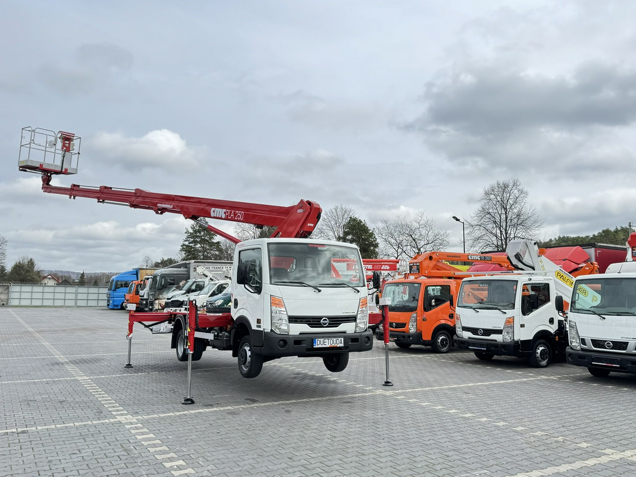 Nissan Cabstar - Vrachtwagen hoogwerker: afbeelding 3 Nissan Cabstar - Vrachtwagen hoogwerker: afbeelding 3