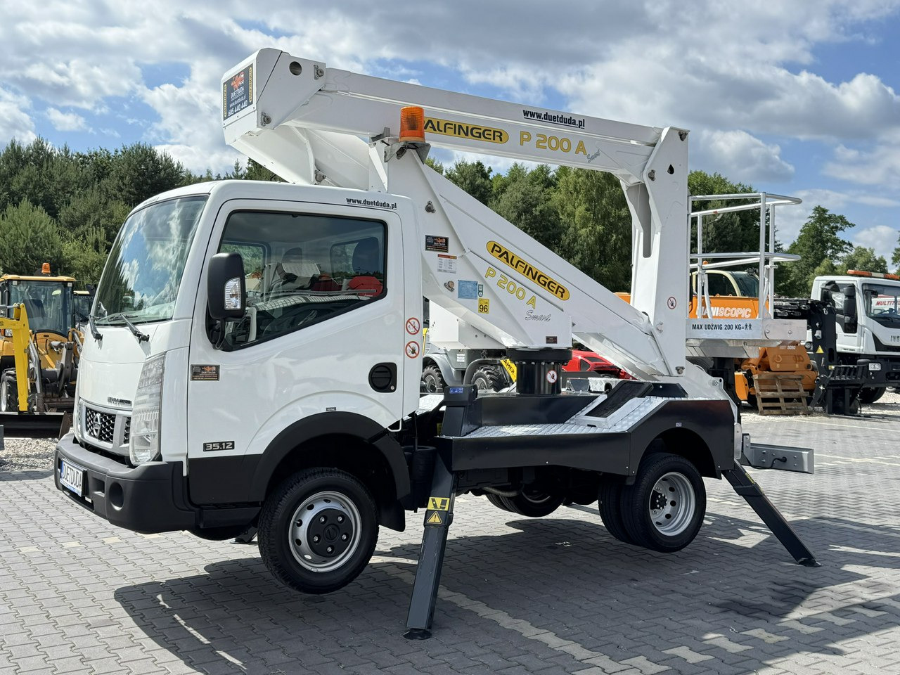 Nissan Cabstar - Vrachtwagen hoogwerker: afbeelding 3 Nissan Cabstar - Vrachtwagen hoogwerker: afbeelding 3