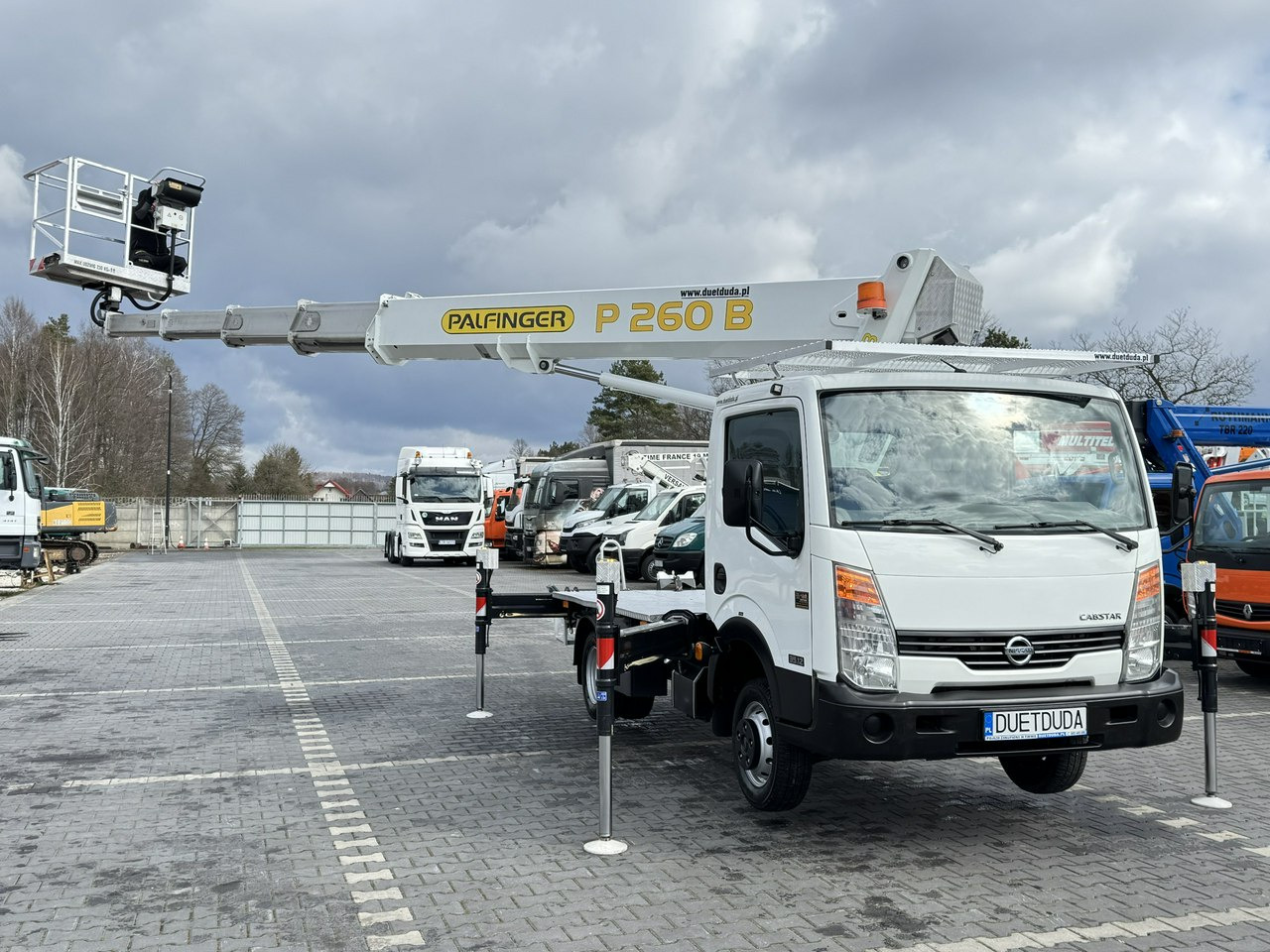 Nissan Cabstar - Vrachtwagen hoogwerker: afbeelding 3 Nissan Cabstar - Vrachtwagen hoogwerker: afbeelding 3