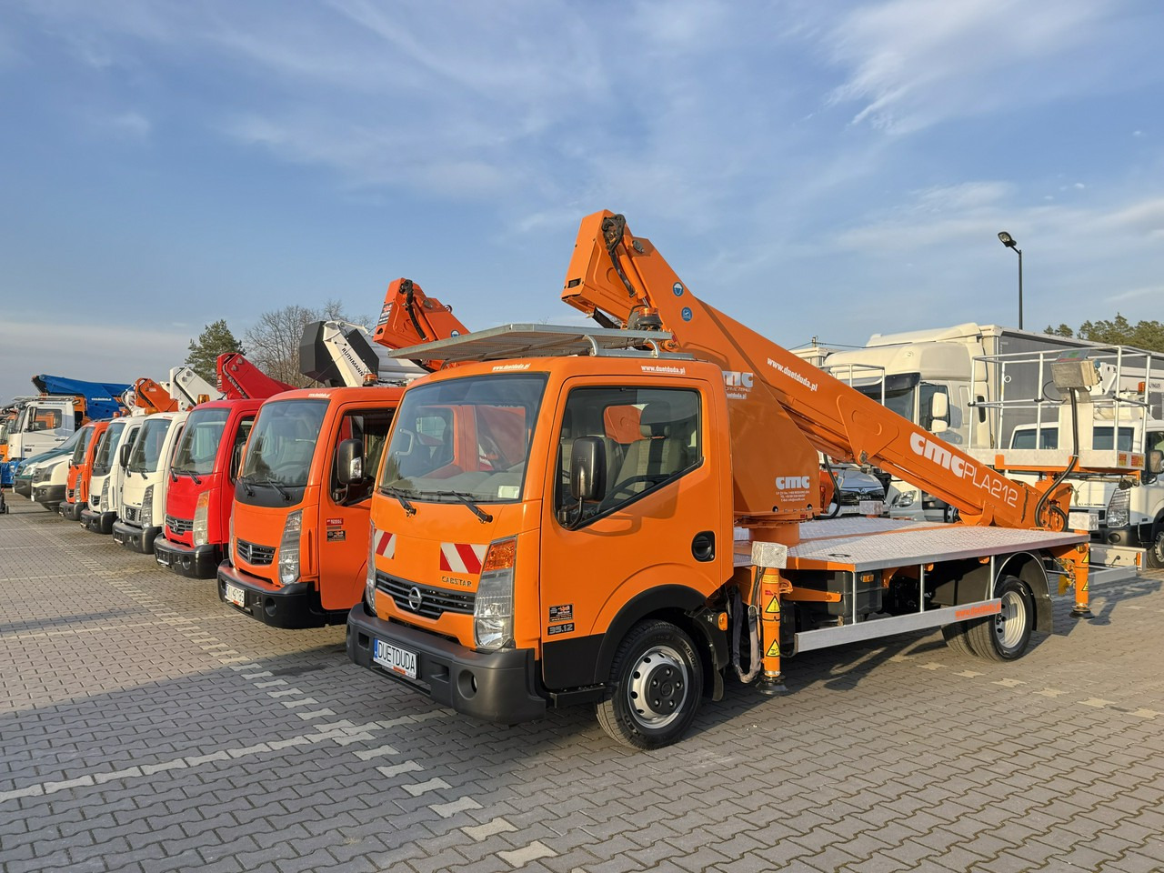 Nissan Cabstar - Vrachtwagen hoogwerker: afbeelding 1 Nissan Cabstar - Vrachtwagen hoogwerker: afbeelding 1