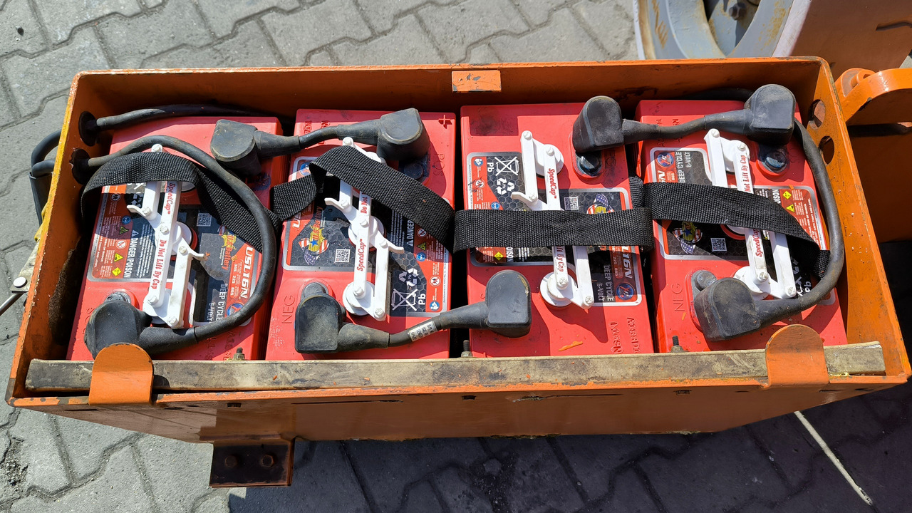 Knikarmhoogwerker JLG E 300 AJP: afbeelding 26