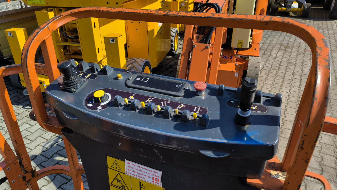 Knikarmhoogwerker JLG E 300 AJP: afbeelding 28