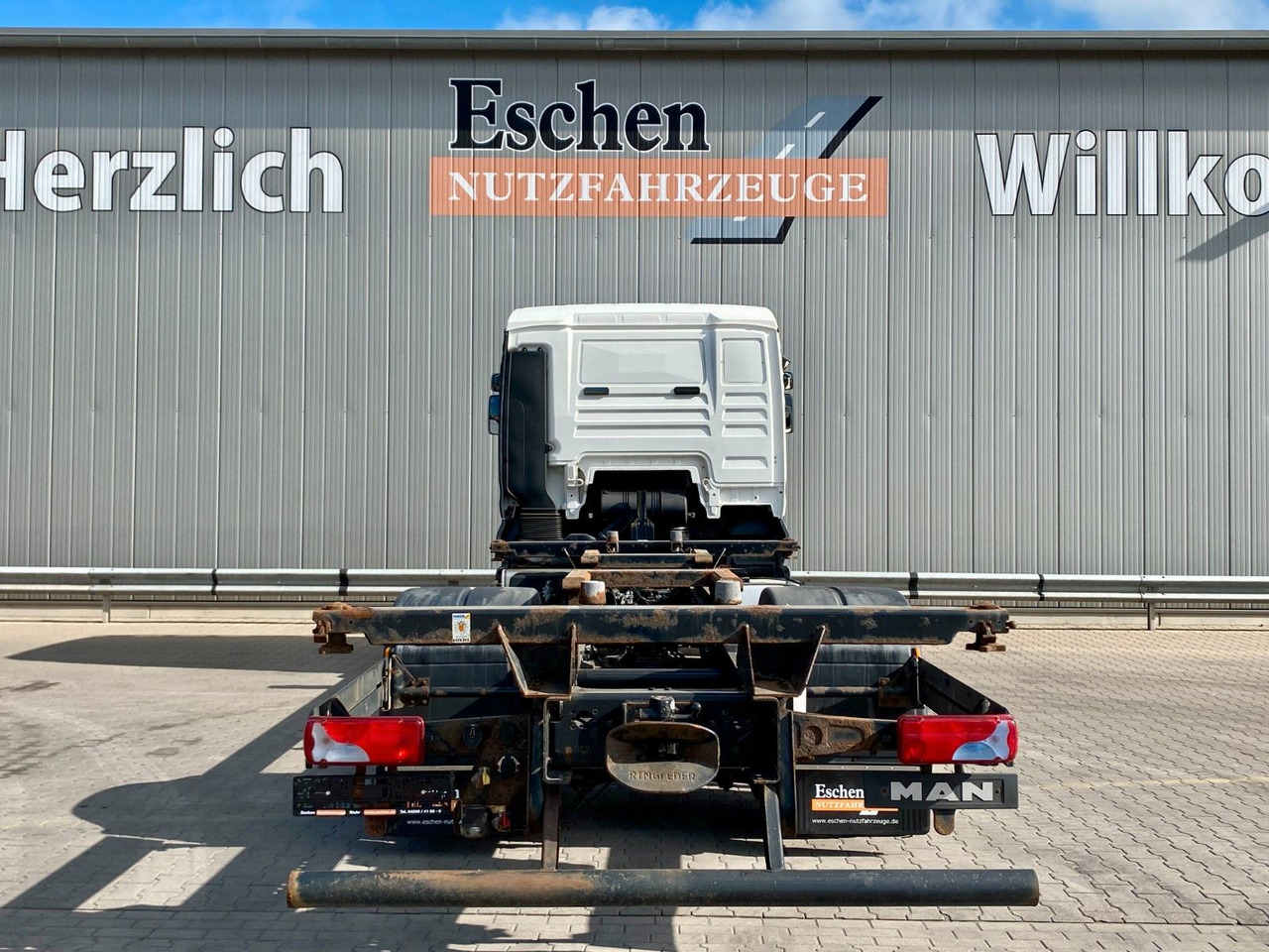 MAN TGA 18.350 LL Fahrschule*Driving school*5 Sitze MAN TGA 18.350 LL Fahrschule*Driving school*5 Sitze - Containertransporter/ Wissellaadbak vrachtwagen: afbeelding 4 MAN TGA 18.350 LL Fahrschule*Driving school*5 Sitze MAN TGA 18.350 LL Fahrschule*Driving school*5 Sitze - Containertransporter/ Wissellaadbak vrachtwagen: afbeelding 4