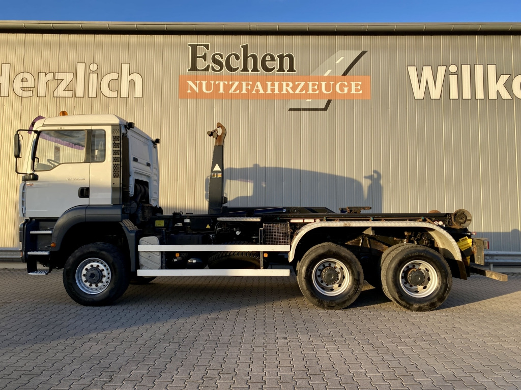 MAN TGA 33.390 6x6 BB - Haakarmsysteem vrachtwagen: afbeelding 3 MAN TGA 33.390 6x6 BB - Haakarmsysteem vrachtwagen: afbeelding 3