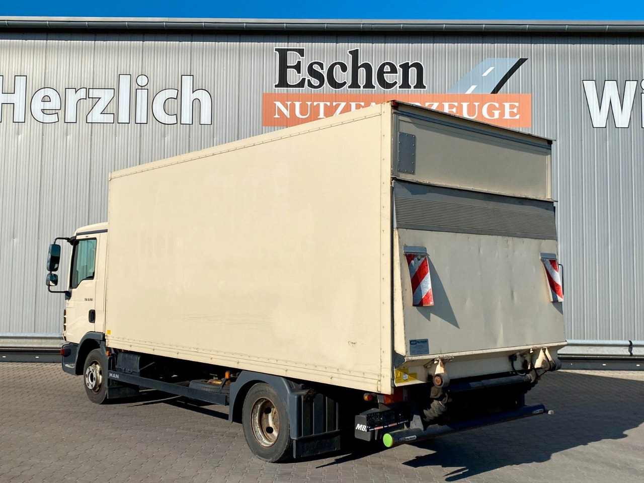MAN TGL 8.150 Blatt/Blatt*5,5mKoffer*LBW*Seitentür MAN TGL 8.150 Blatt/Blatt*5,5mKoffer*LBW*Seitentür - Bakwagen: afbeelding 3 MAN TGL 8.150 Blatt/Blatt*5,5mKoffer*LBW*Seitentür MAN TGL 8.150 Blatt/Blatt*5,5mKoffer*LBW*Seitentür - Bakwagen: afbeelding 3