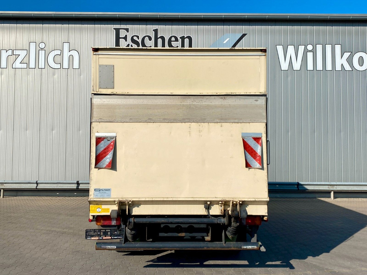 MAN TGL 8.150 Blatt/Blatt*5,5mKoffer*LBW*Seitentür MAN TGL 8.150 Blatt/Blatt*5,5mKoffer*LBW*Seitentür - Bestelwagen gesloten laadbak: afbeelding 4 MAN TGL 8.150 Blatt/Blatt*5,5mKoffer*LBW*Seitentür MAN TGL 8.150 Blatt/Blatt*5,5mKoffer*LBW*Seitentür - Bestelwagen gesloten laadbak: afbeelding 4