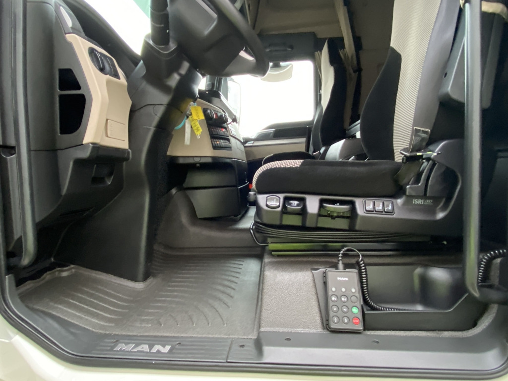 Vrachtwagen met open laadbak, Kraanwagen MAN TGX 26.500 6x2-4 LL / HMF 2110 L-MC Kran: afbeelding 12 Vrachtwagen met open laadbak, Kraanwagen MAN TGX 26.500 6x2-4 LL / HMF 2110 L-MC Kran: afbeelding 12