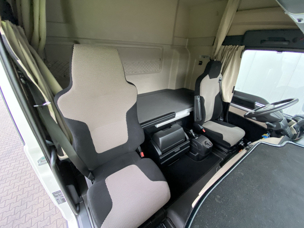 Vrachtwagen met open laadbak, Kraanwagen MAN TGX 26.500 6x2-4 LL / HMF 2110 L-MC Kran: afbeelding 14 Vrachtwagen met open laadbak, Kraanwagen MAN TGX 26.500 6x2-4 LL / HMF 2110 L-MC Kran: afbeelding 14