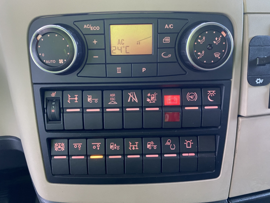 Vrachtwagen met open laadbak, Kraanwagen MAN TGX 26.500 6x2-4 LL / HMF 2110 L-MC Kran: afbeelding 18 Vrachtwagen met open laadbak, Kraanwagen MAN TGX 26.500 6x2-4 LL / HMF 2110 L-MC Kran: afbeelding 18