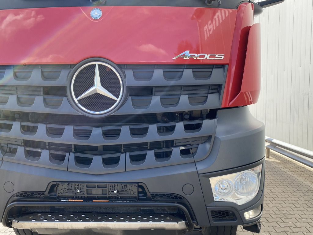 Kipper vrachtwagen Mercedes-Benz 3345 6x6: afbeelding 10