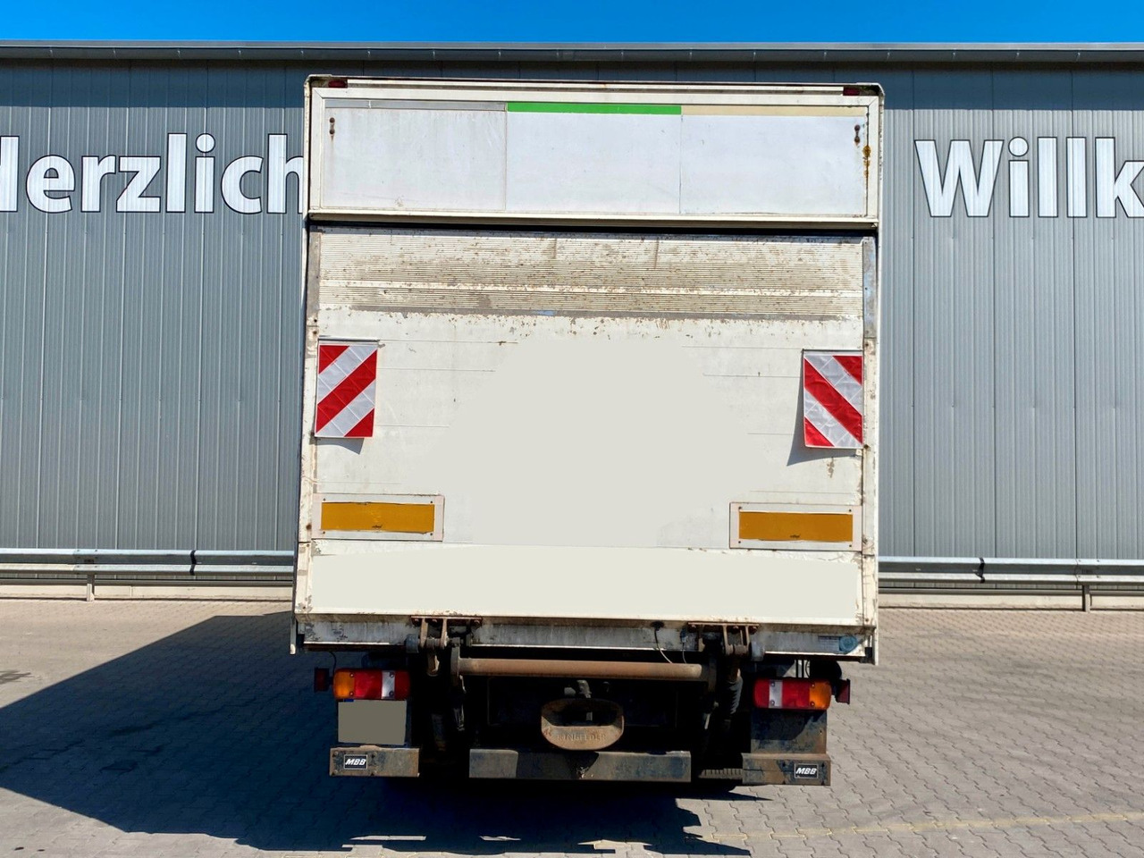 Mercedes-Benz 818 Atego | MBB LBW 1,00to.*3x Sitze*AHK*Teppich - Bestelwagen gesloten laadbak: afbeelding 4 Mercedes-Benz 818 Atego | MBB LBW 1,00to.*3x Sitze*AHK*Teppich - Bestelwagen gesloten laadbak: afbeelding 4