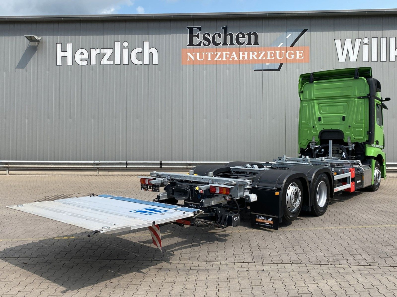 Mercedes-Benz Actros MP5 2542| OHNE EZ*BÄR LBW 2,00to. faltbar - Containertransporter/ Wissellaadbak vrachtwagen: afbeelding 5 Mercedes-Benz Actros MP5 2542| OHNE EZ*BÄR LBW 2,00to. faltbar - Containertransporter/ Wissellaadbak vrachtwagen: afbeelding 5