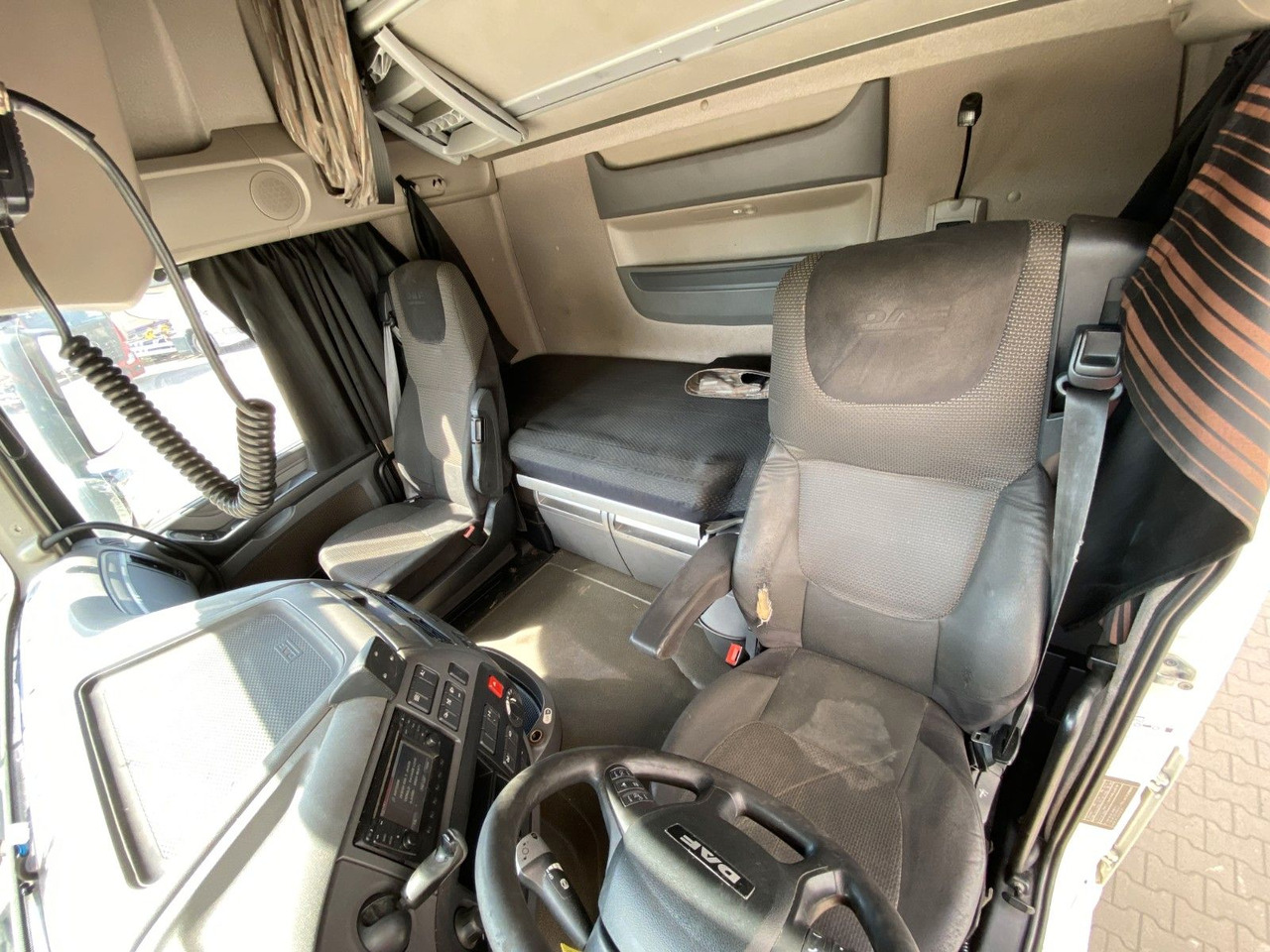 Trekker DAF XF 460 Super Space Cab | Klima*Vollspoiler: afbeelding 12
