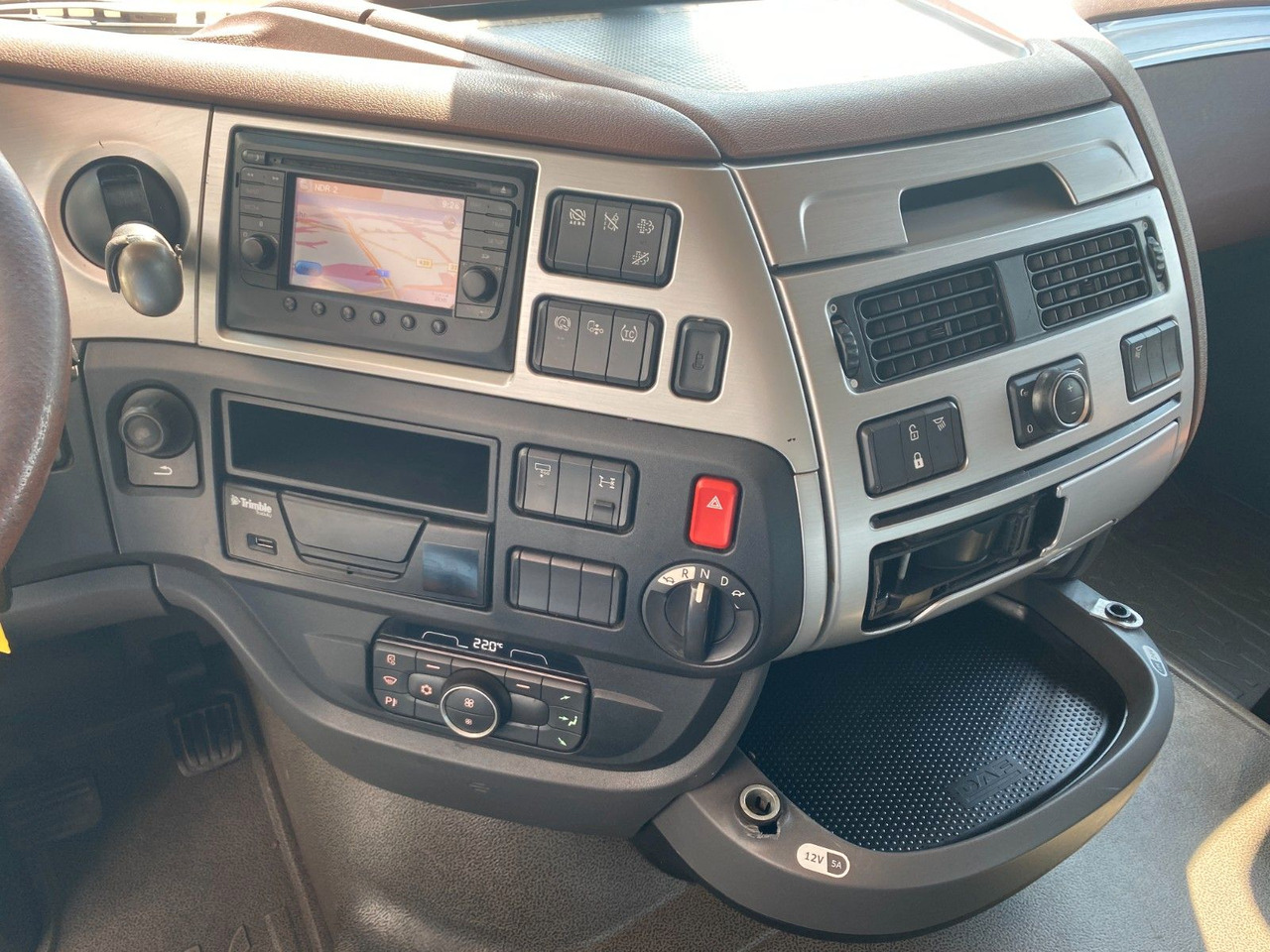 Trekker DAF XF 530 Super Space Cab | Hydraulik*Standklima: afbeelding 18