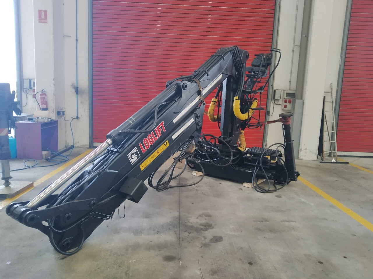 Grúa LOGLIFT 120S79R - Autolaadkraan voor Vrachtwagen: afbeelding 2 Grúa LOGLIFT 120S79R - Autolaadkraan voor Vrachtwagen: afbeelding 2