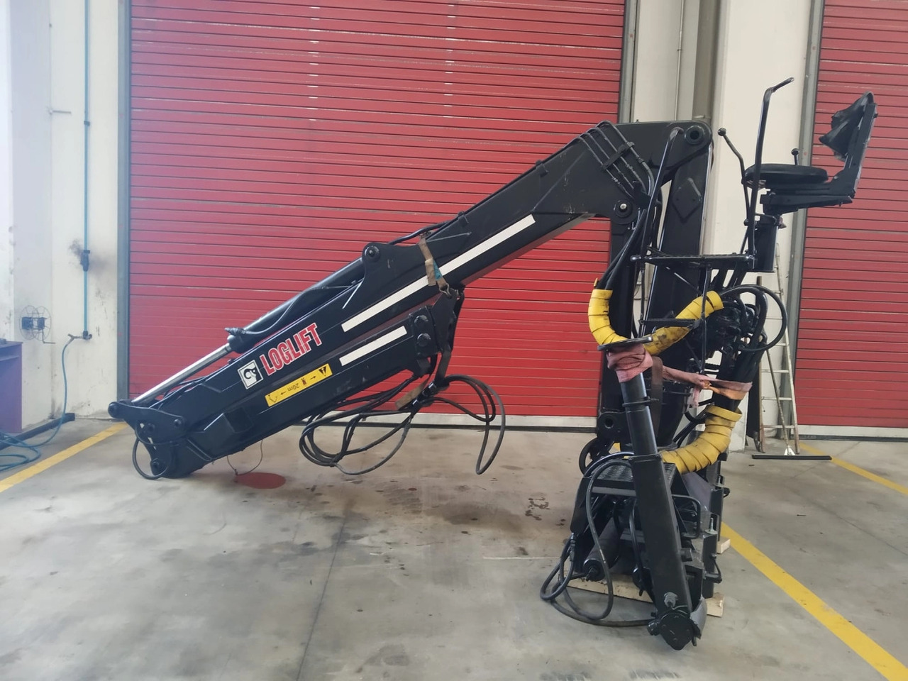 Grúa LOGLIFT 120S79R - Autolaadkraan voor Vrachtwagen: afbeelding 4 Grúa LOGLIFT 120S79R - Autolaadkraan voor Vrachtwagen: afbeelding 4