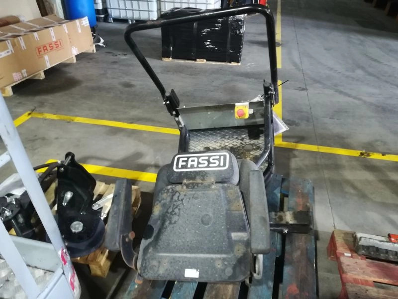 KIT ASIENTO EN COLUMNA FASSI - Zitplaats voor Kraan: afbeelding 2 KIT ASIENTO EN COLUMNA FASSI - Zitplaats voor Kraan: afbeelding 2