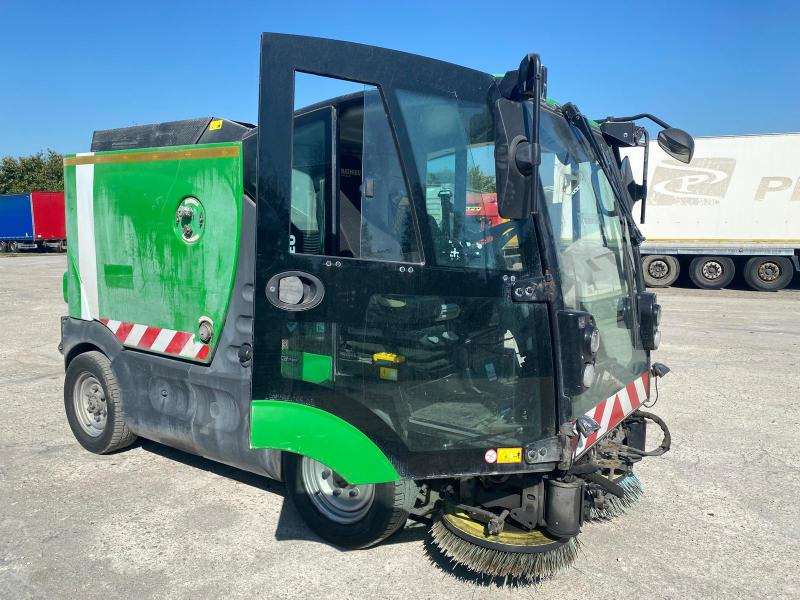 Mathieu Azura MC210 - Veegwagen: afbeelding 1 Mathieu Azura MC210 - Veegwagen: afbeelding 1