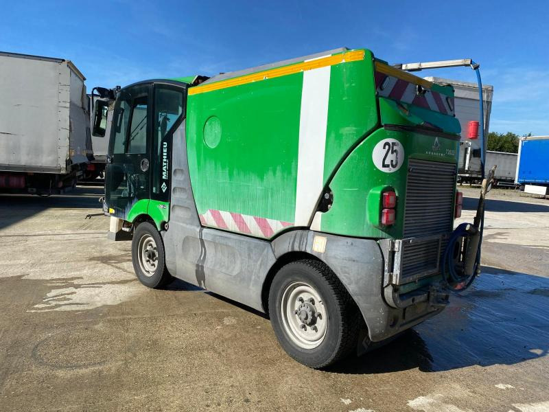 Mathieu Azura MC210 - Veegwagen: afbeelding 4 Mathieu Azura MC210 - Veegwagen: afbeelding 4