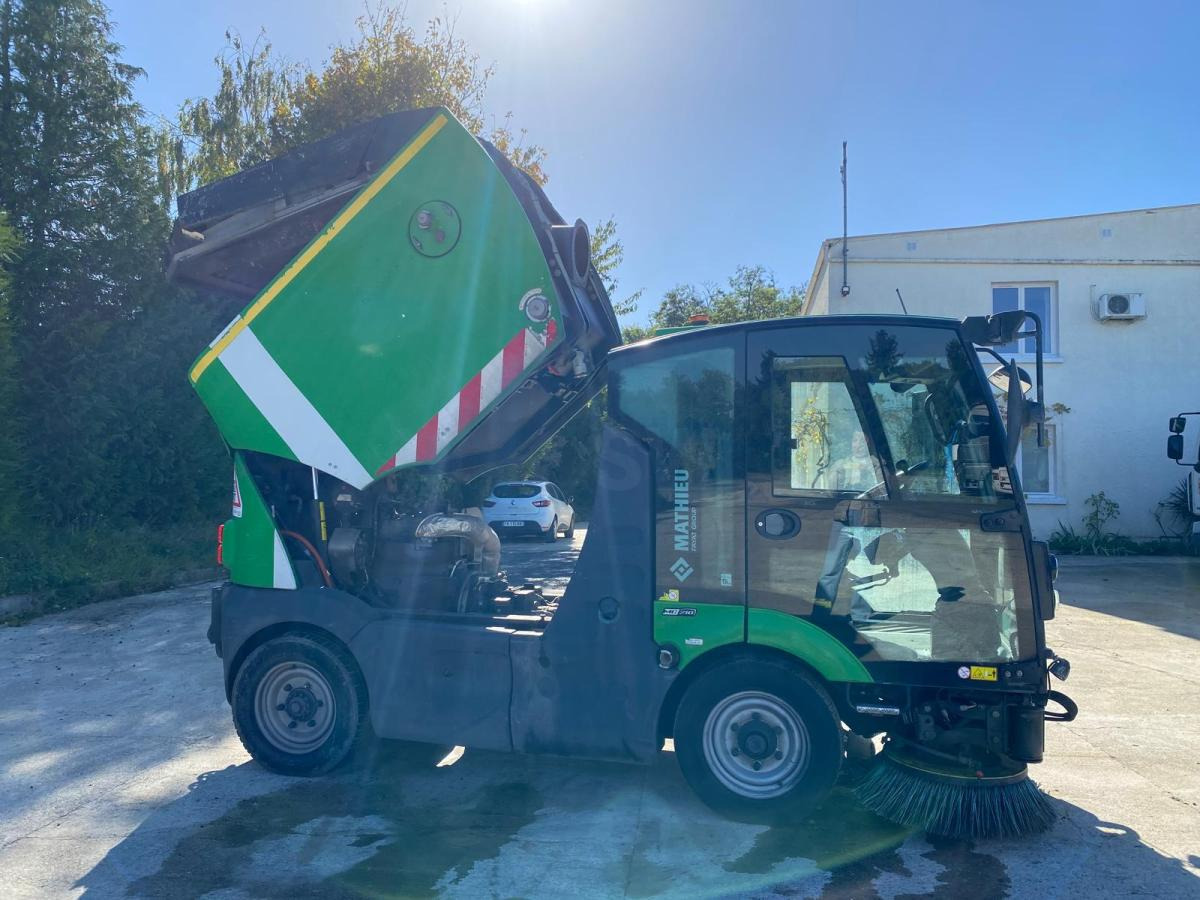 Mathieu Azura MC210 - Veegwagen: afbeelding 3 Mathieu Azura MC210 - Veegwagen: afbeelding 3