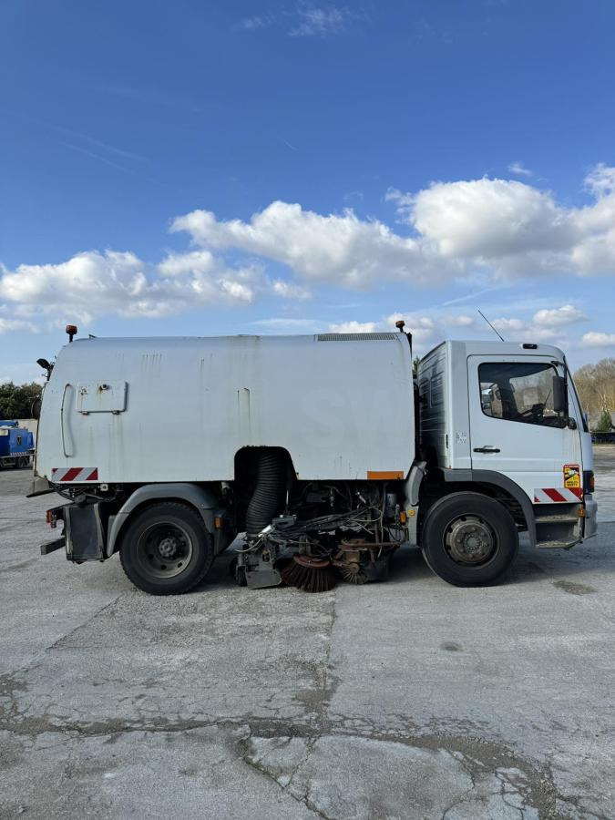 Mercedes Atego - Veegwagen: afbeelding 2 Mercedes Atego - Veegwagen: afbeelding 2