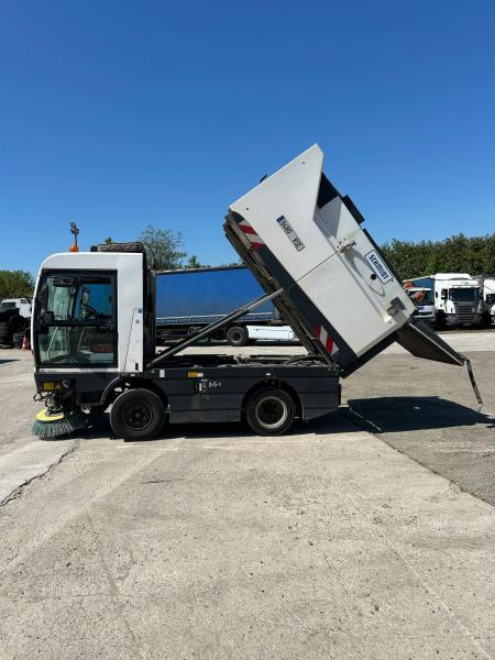 Schmidt Clingo 500 Compact 400 - Veegwagen: afbeelding 2 Schmidt Clingo 500 Compact 400 - Veegwagen: afbeelding 2