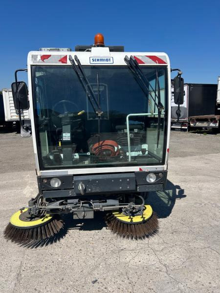 Schmidt Clingo 500 Compact 400 - Veegwagen: afbeelding 2 Schmidt Clingo 500 Compact 400 - Veegwagen: afbeelding 2
