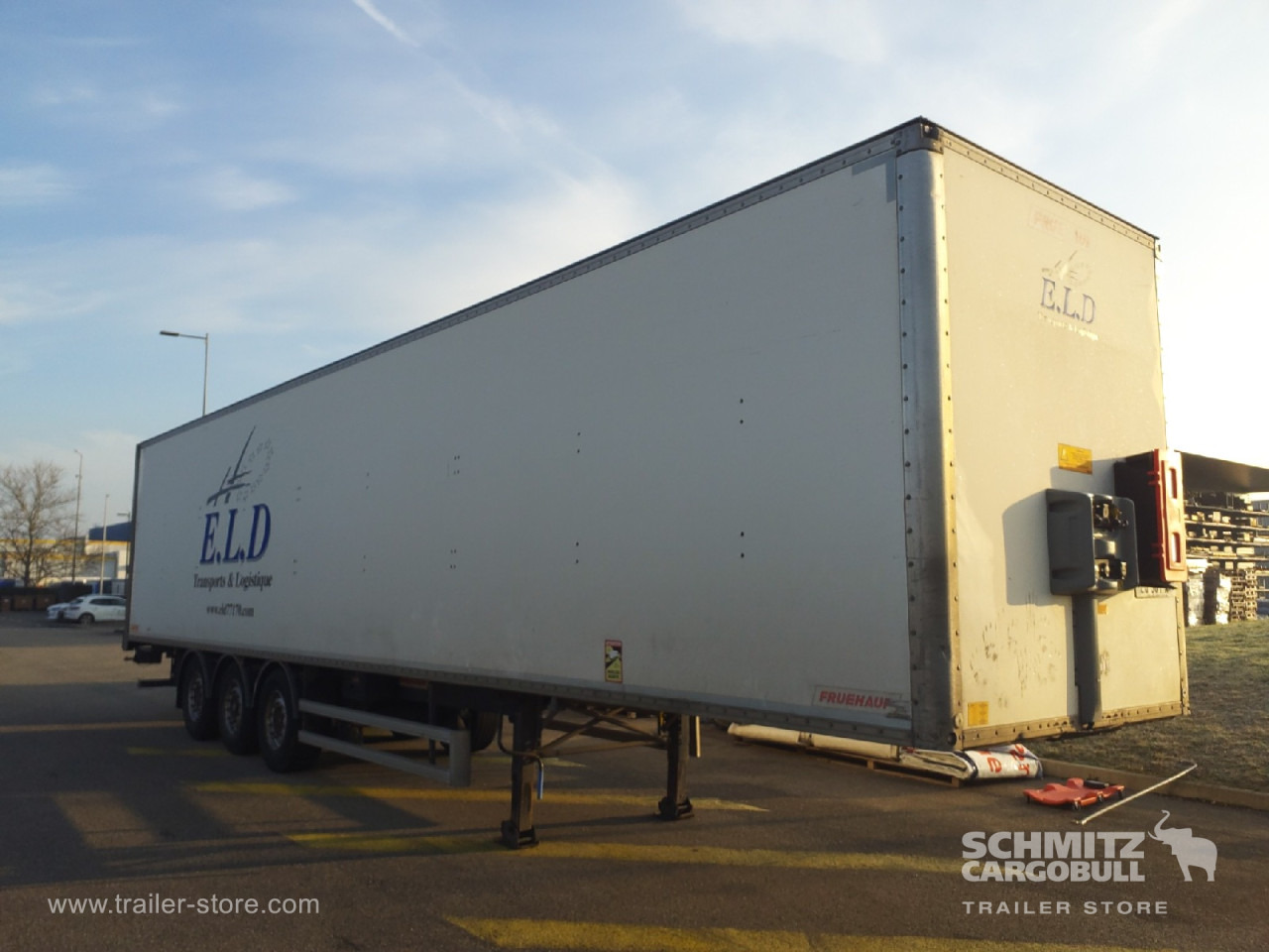 FRUEHAUF Dryfreight Standard Roller shutter door - Gesloten oplegger: afbeelding 1 FRUEHAUF Dryfreight Standard Roller shutter door - Gesloten oplegger: afbeelding 1