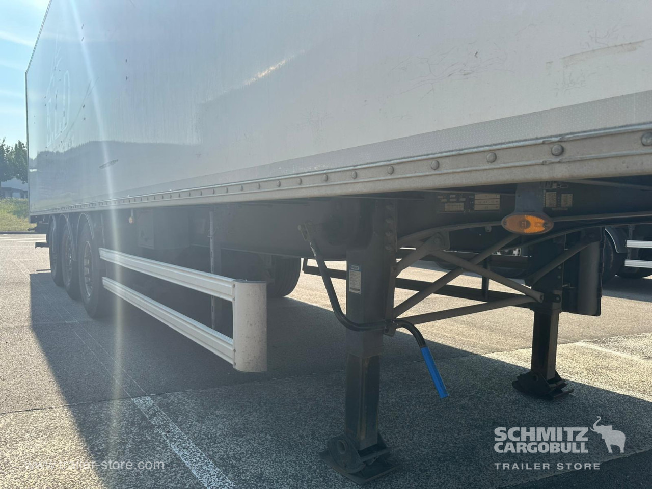 FRUEHAUF Dryfreight Standard Roller shutter door - Gesloten oplegger: afbeelding 2 FRUEHAUF Dryfreight Standard Roller shutter door - Gesloten oplegger: afbeelding 2