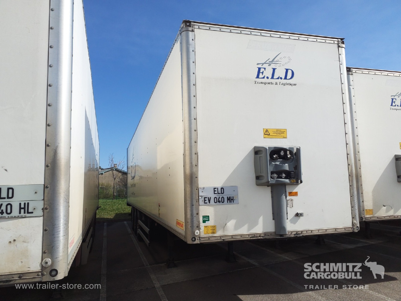 FRUEHAUF Dryfreight Standard Roller shutter door - Gesloten oplegger: afbeelding 1 FRUEHAUF Dryfreight Standard Roller shutter door - Gesloten oplegger: afbeelding 1