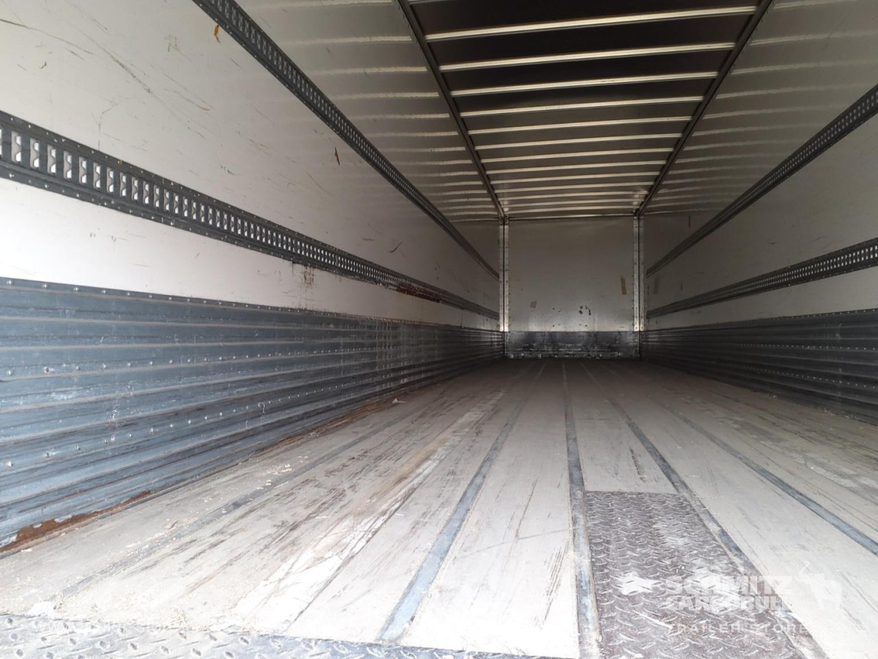 FRUEHAUF Dryfreight Standard Roller shutter door - Gesloten oplegger: afbeelding 3 FRUEHAUF Dryfreight Standard Roller shutter door - Gesloten oplegger: afbeelding 3