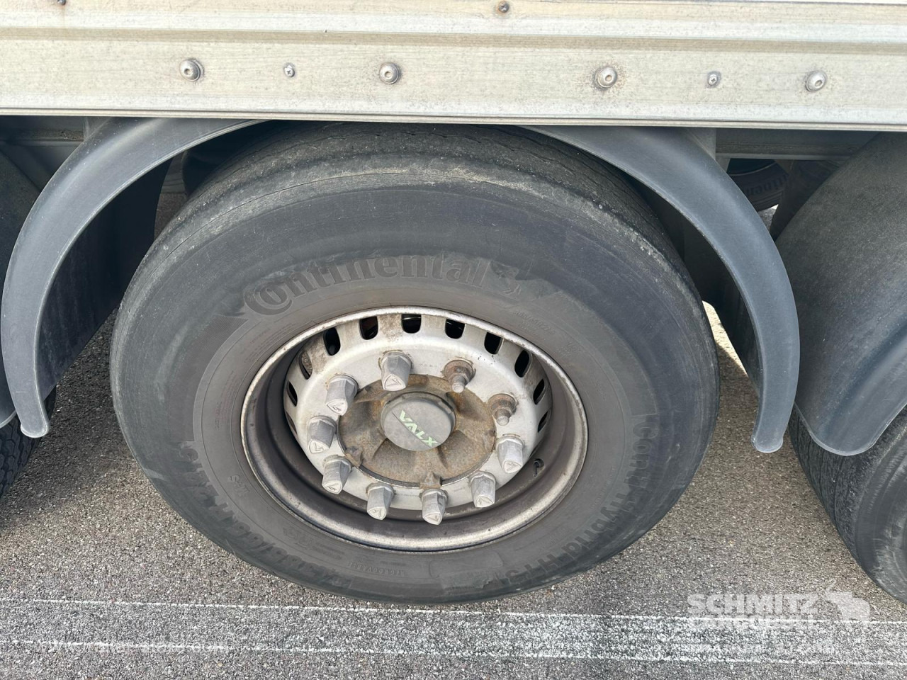 LECI TRAILER Dryfreight Standard Roller shutter door - Gesloten oplegger: afbeelding 4 LECI TRAILER Dryfreight Standard Roller shutter door - Gesloten oplegger: afbeelding 4