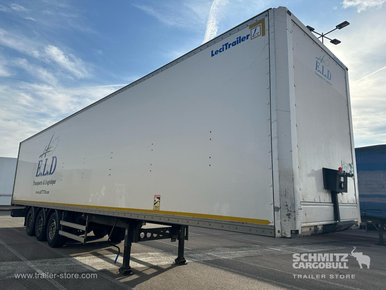 LECI TRAILER Dryfreight Standard Roller shutter door - Gesloten oplegger: afbeelding 1 LECI TRAILER Dryfreight Standard Roller shutter door - Gesloten oplegger: afbeelding 1