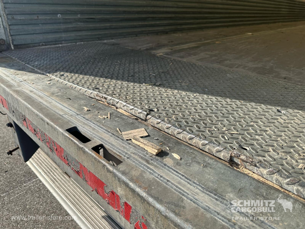 LECI TRAILER Dryfreight Standard Roller shutter door - Gesloten oplegger: afbeelding 5 LECI TRAILER Dryfreight Standard Roller shutter door - Gesloten oplegger: afbeelding 5