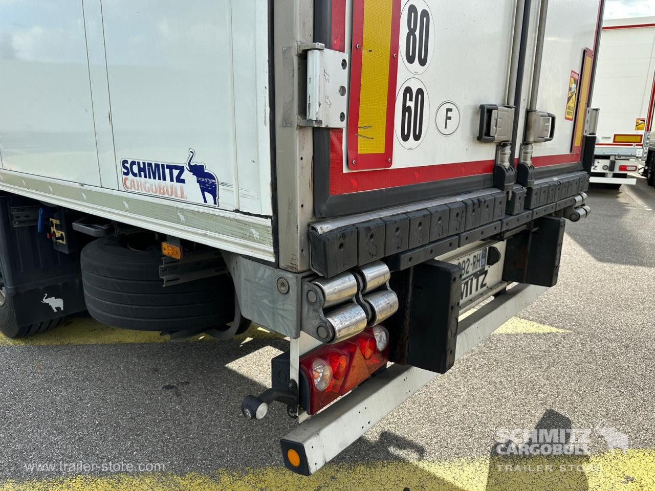 SCHMITZ Reefer Standard - Isotherm oplegger: afbeelding 3 SCHMITZ Reefer Standard - Isotherm oplegger: afbeelding 3
