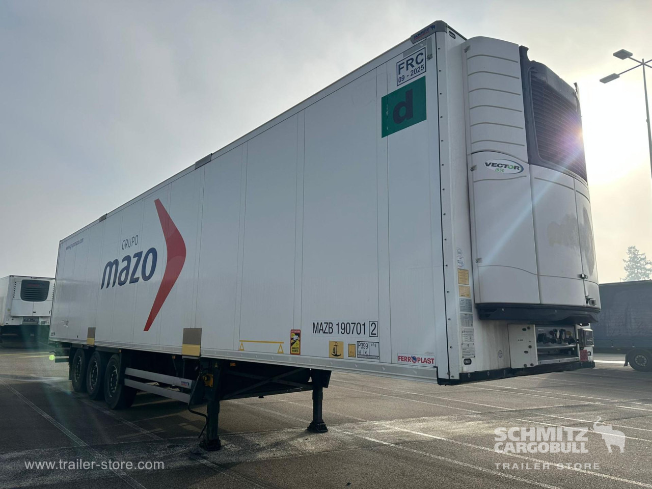 SCHMITZ Reefer Standard - Isotherm oplegger: afbeelding 1 SCHMITZ Reefer Standard - Isotherm oplegger: afbeelding 1