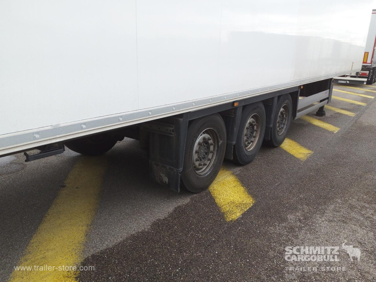 SCHMITZ Reefer Standard - Isotherm oplegger: afbeelding 2 SCHMITZ Reefer Standard - Isotherm oplegger: afbeelding 2