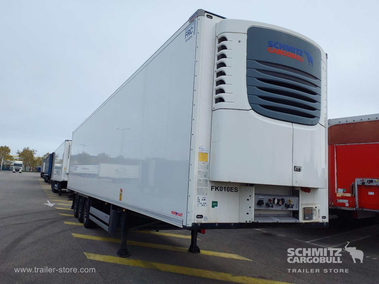 SCHMITZ Reefer Standard - Isotherm oplegger: afbeelding 1 SCHMITZ Reefer Standard - Isotherm oplegger: afbeelding 1