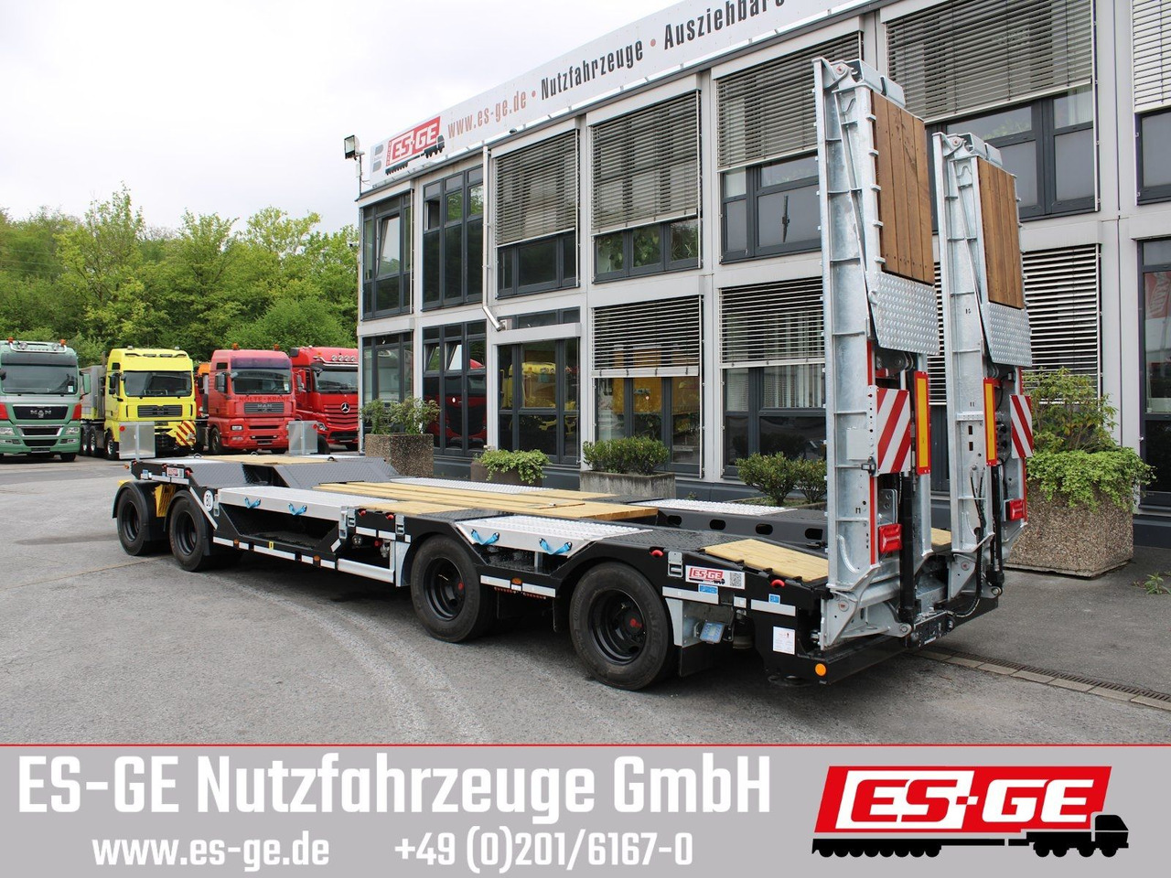 Schwarzmüller Tieflader mit gekröpftem Plateau - Dieplader aanhangwagen: afbeelding 1 Schwarzmüller Tieflader mit gekröpftem Plateau - Dieplader aanhangwagen: afbeelding 1