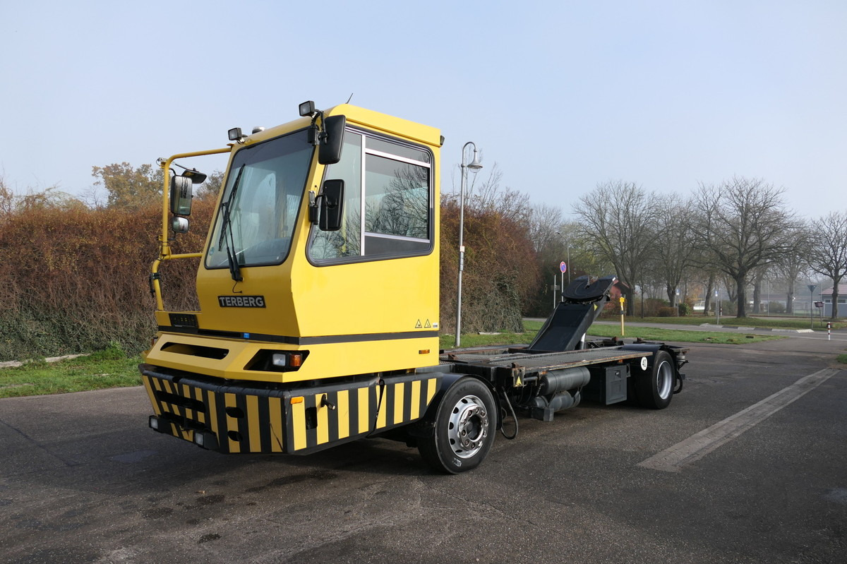BC 182 Kamag Wiesel WBH 25 Umsetzfahrzeug - Containertransporter/ Wissellaadbak vrachtwagen: afbeelding 3 BC 182 Kamag Wiesel WBH 25 Umsetzfahrzeug - Containertransporter/ Wissellaadbak vrachtwagen: afbeelding 3